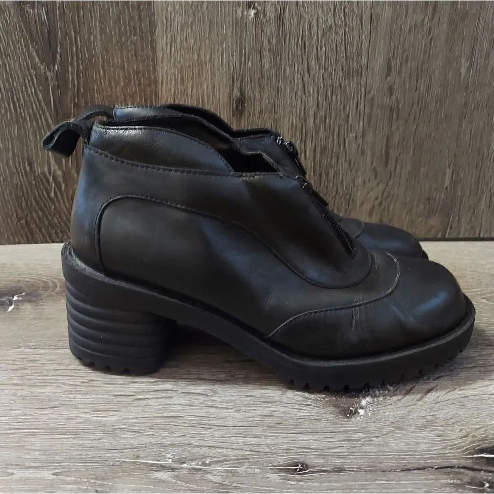 Vintage New York Transit Chunky Heel Zip Front Ankle Boot Size 7.5 Black